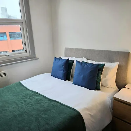 Central Reading 2-Bed Apartment, Walk To Station Exterior photo