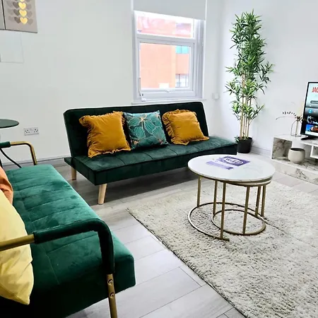 Central Reading 2-Bed Apartment, Walk To Station Exterior photo