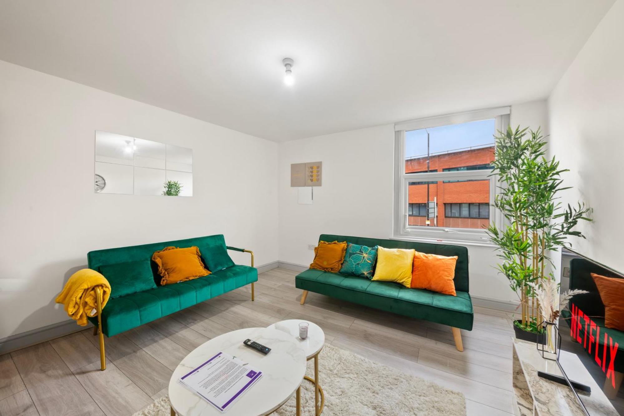 Apartment 2-bed Apartment, Walk To Station Reading