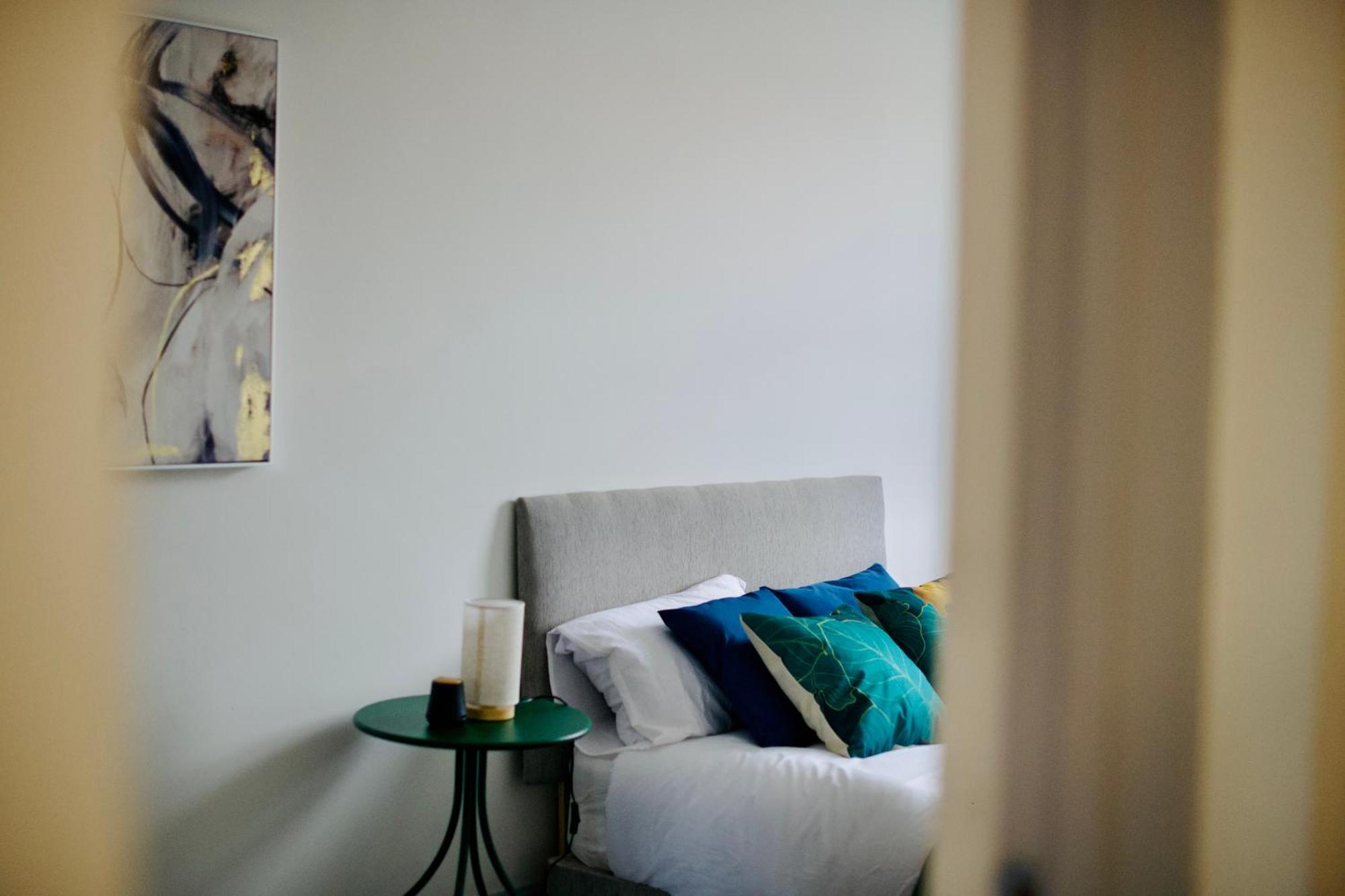 2-bed Apartment, Walk To Station