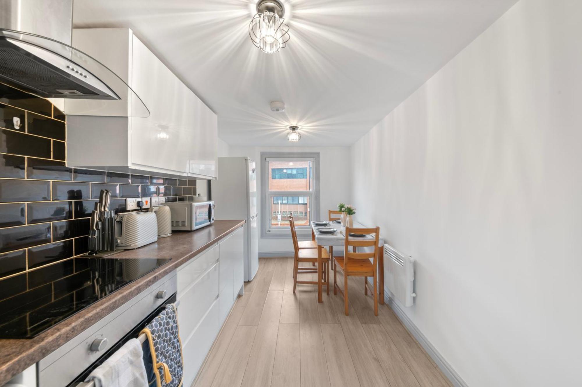 2-bed Apartment, Walk To Station * Reading